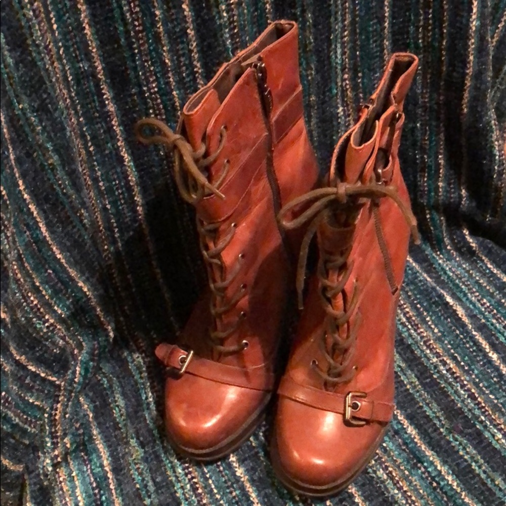 Guess brown leather boots